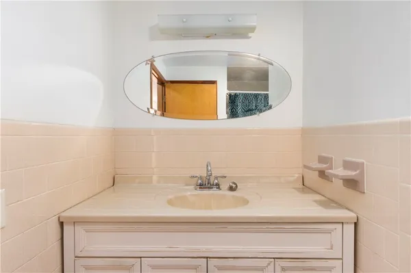 $350,000 | 130 Brentwood Avenue, Warwick, RI 02886