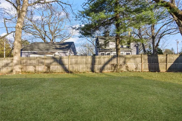 $350,000 | 130 Brentwood Avenue, Warwick, RI 02886