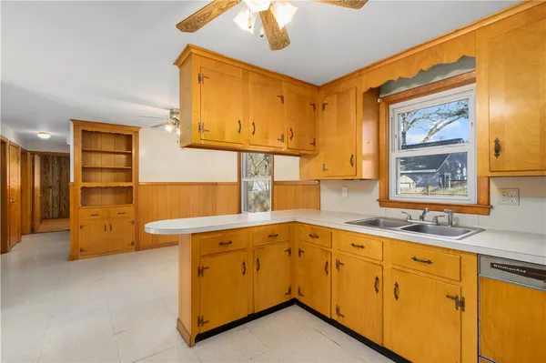 $350,000 | 130 Brentwood Avenue, Warwick, RI 02886