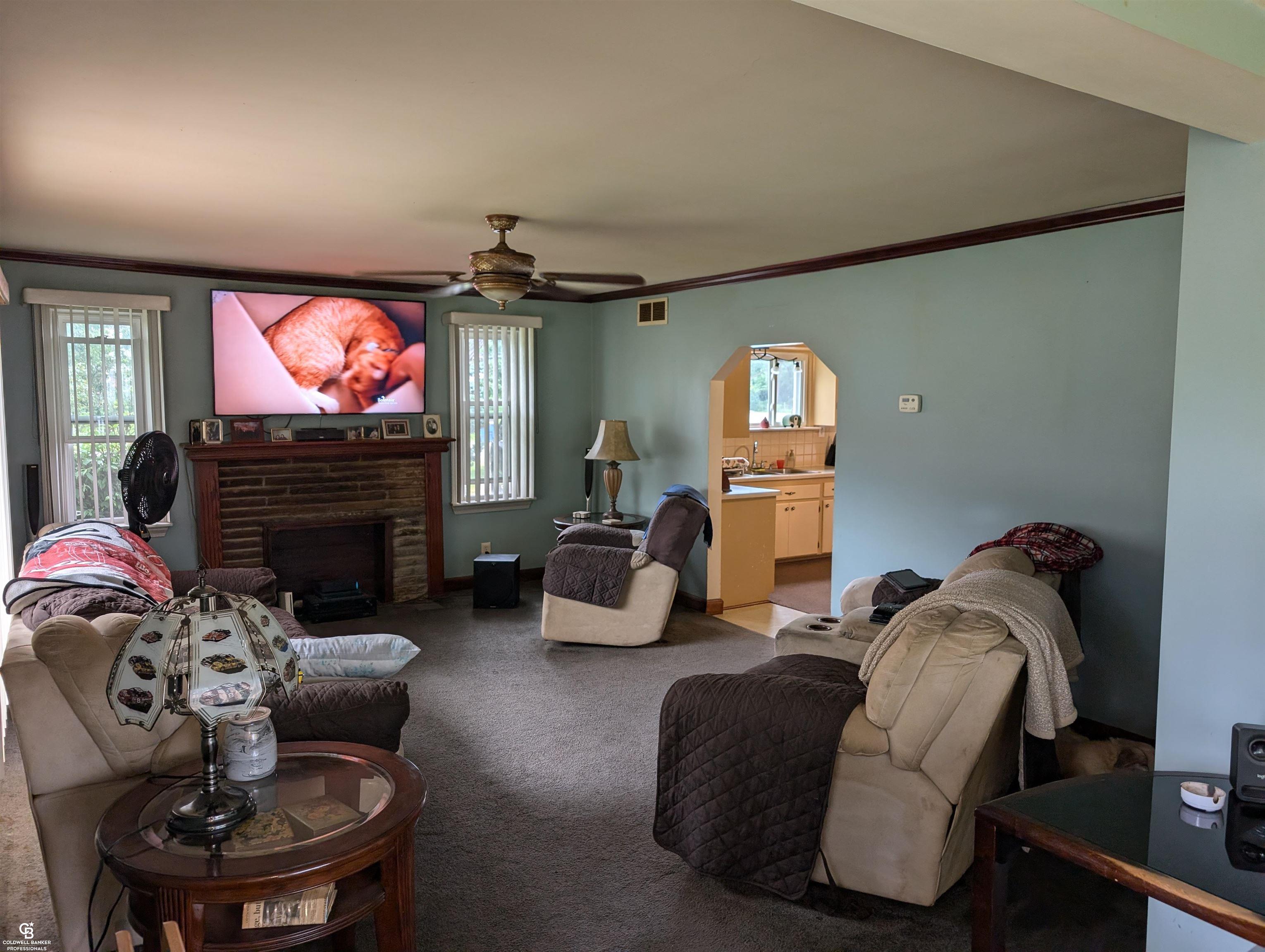2234 East Thirteen Mile Road Warren, MI 48092 - Photo 15 of 28 50152320-da1d027f-0c1b-4610-82c8-d0590ae6c2e2.JPG