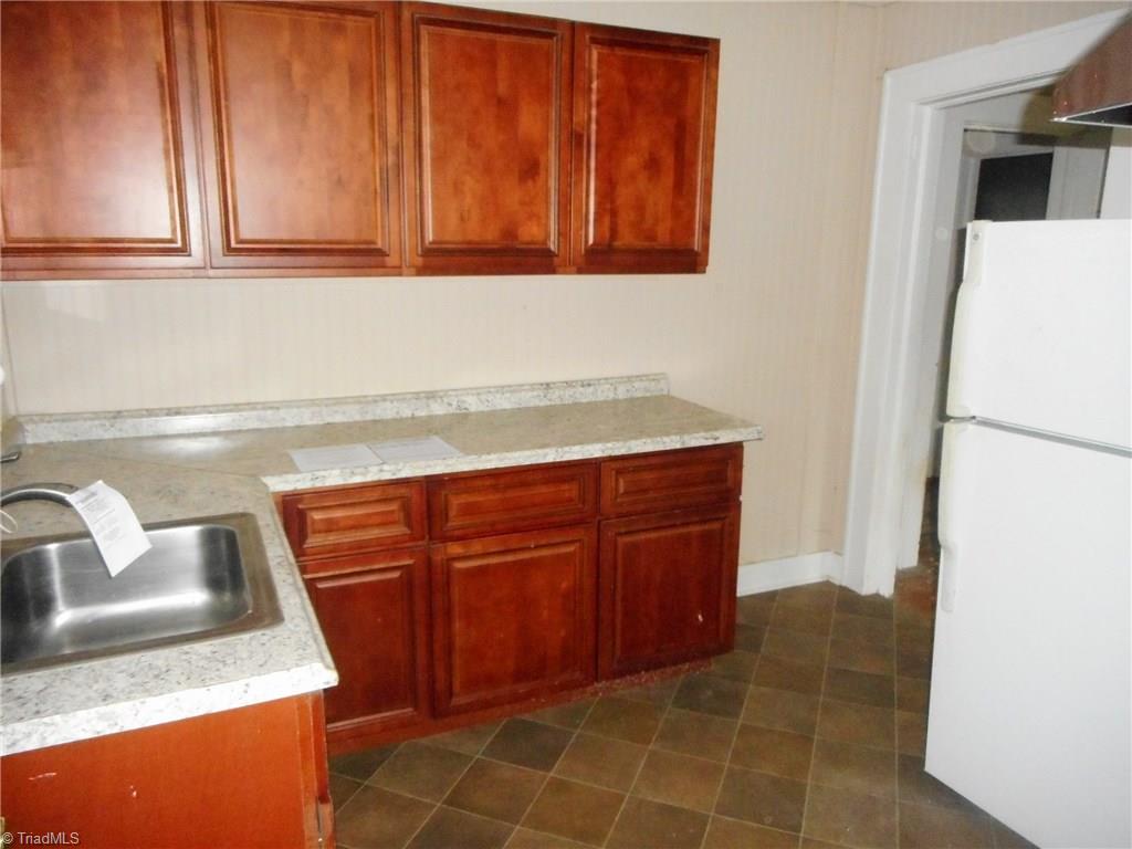 212 Grand Street High Point, NC 27260 - Photo 3 of 9 Gallery Image 3