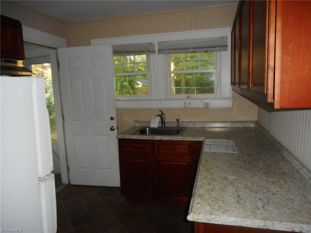 212 Grand Street High Point, NC 27260 - Photo 4 of 9 Gallery Image 4