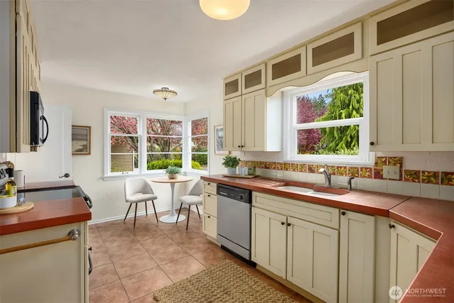 $618,000 | 18152 6th Avenue Northeast, Poulsbo, WA 98370