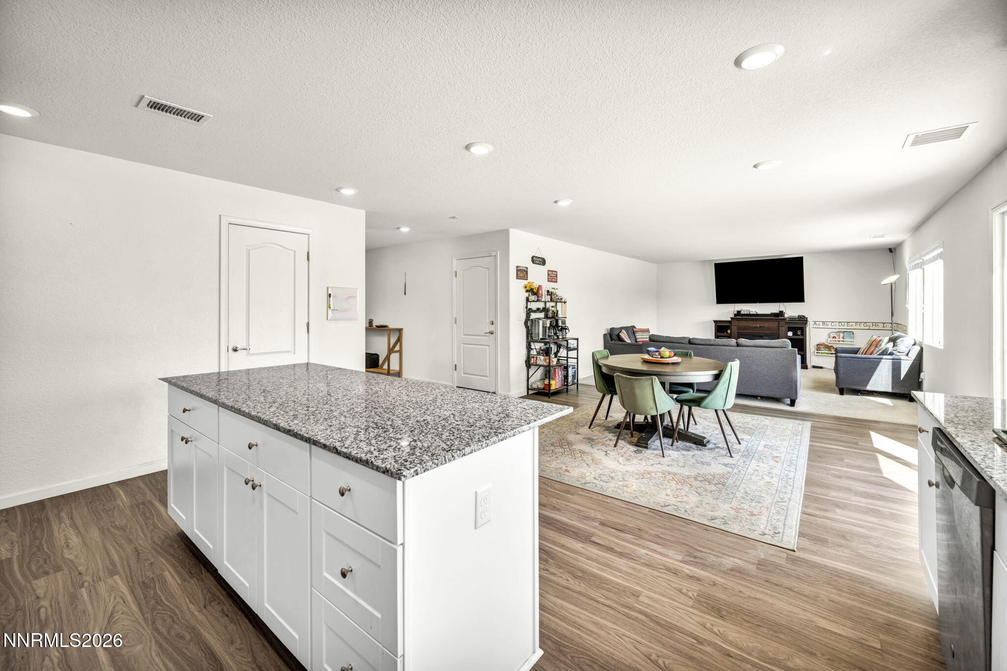 8982 Wolf River Drive Reno, NV 89506 - Photo 6 of 65 20-web-or-mls-8982-wolf-river-dr