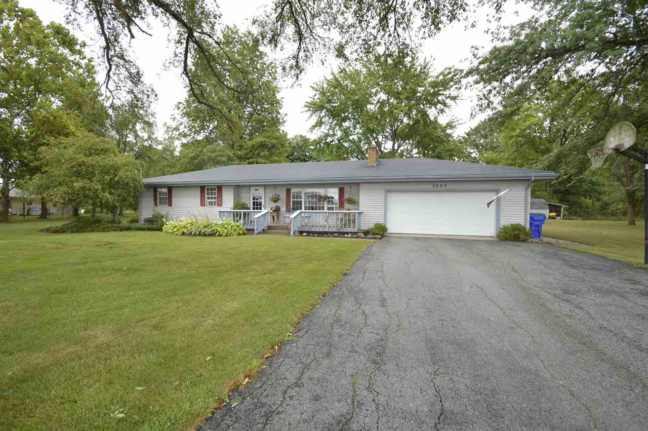 2203 West Pleasant Center Road Fort Wayne, IN 46819 - Photo 2 of 32 Gallery Image 2