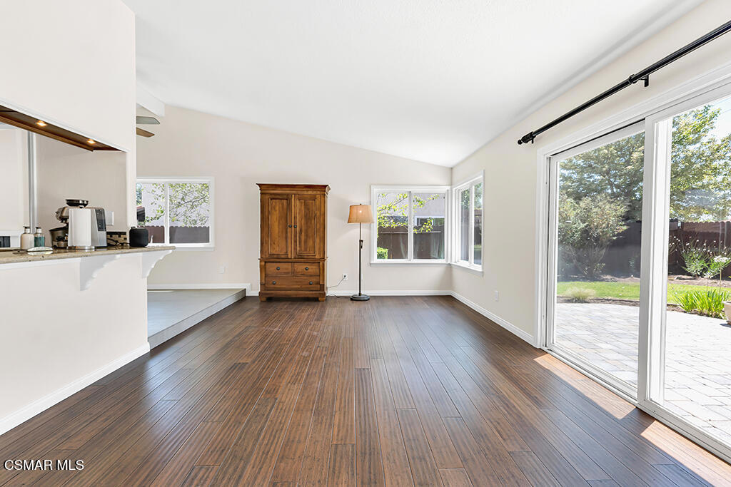 4745 Avedon Road Moorpark, CA 93021 - Photo 11 of 41