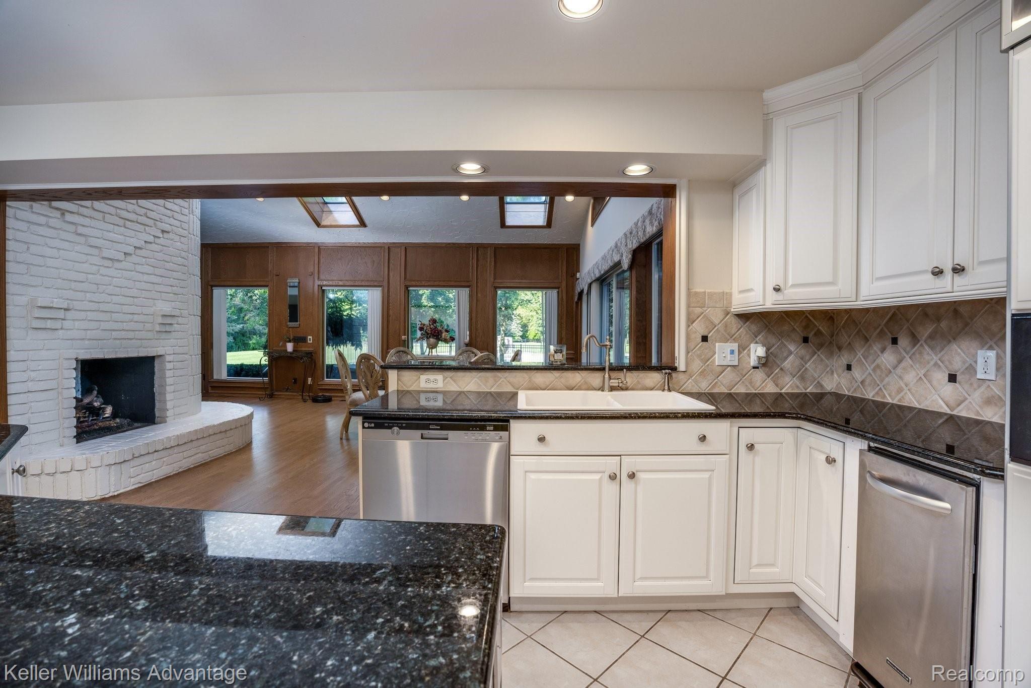 38125 Hayes Road Sterling Heights, MI 48313 - Photo 17 of 83 Stainless Steel appliances and deep kitchen sink.