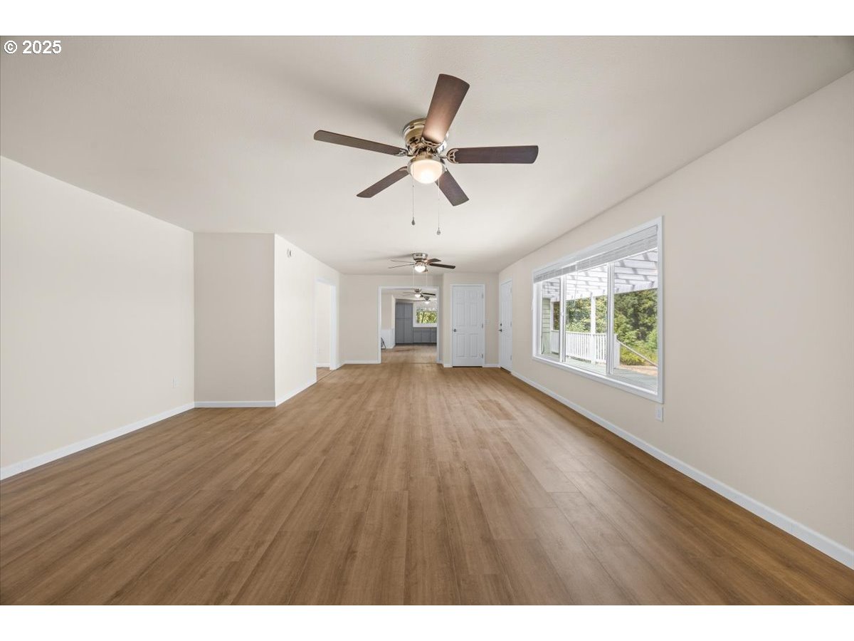 181 Oak Hollow Road Riddle, OR 97469 - Photo 13 of 24