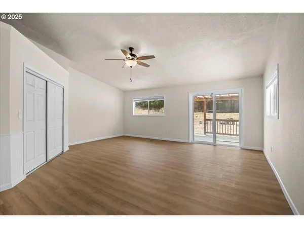 $492,500 | 181 Oak Hollow Road, Riddle, OR 97469