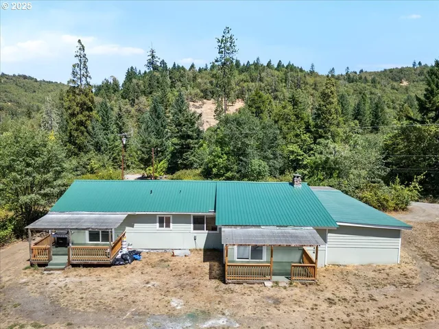 $492,500 | 181 Oak Hollow Road, Riddle, OR 97469