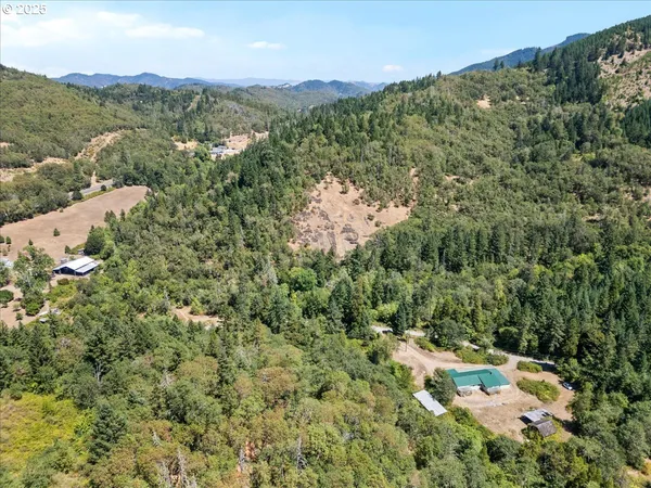 $492,500 | 181 Oak Hollow Road, Riddle, OR 97469