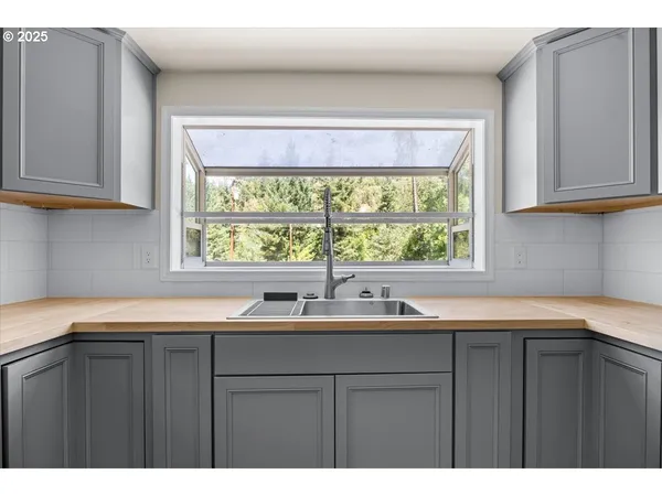 $492,500 | 181 Oak Hollow Road, Riddle, OR 97469