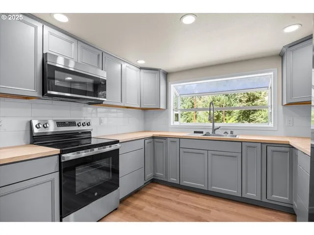 $492,500 | 181 Oak Hollow Road, Riddle, OR 97469