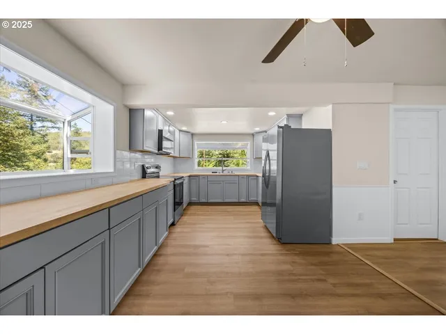 $492,500 | 181 Oak Hollow Road, Riddle, OR 97469