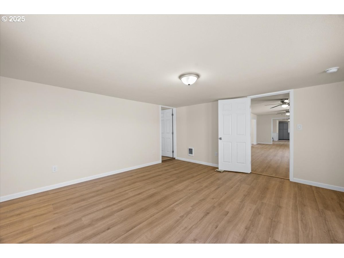 181 Oak Hollow Road Riddle, OR 97469 - Photo 10 of 24