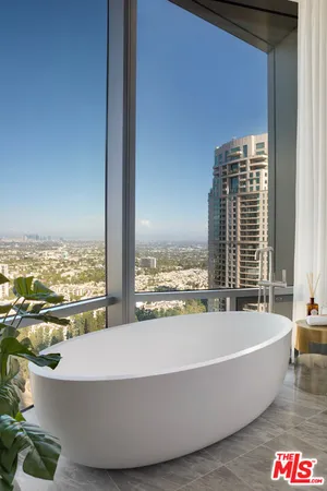 $19,995 | 211 1/2 West Elm Court, Unit 26C, Los Angeles, CA 90067