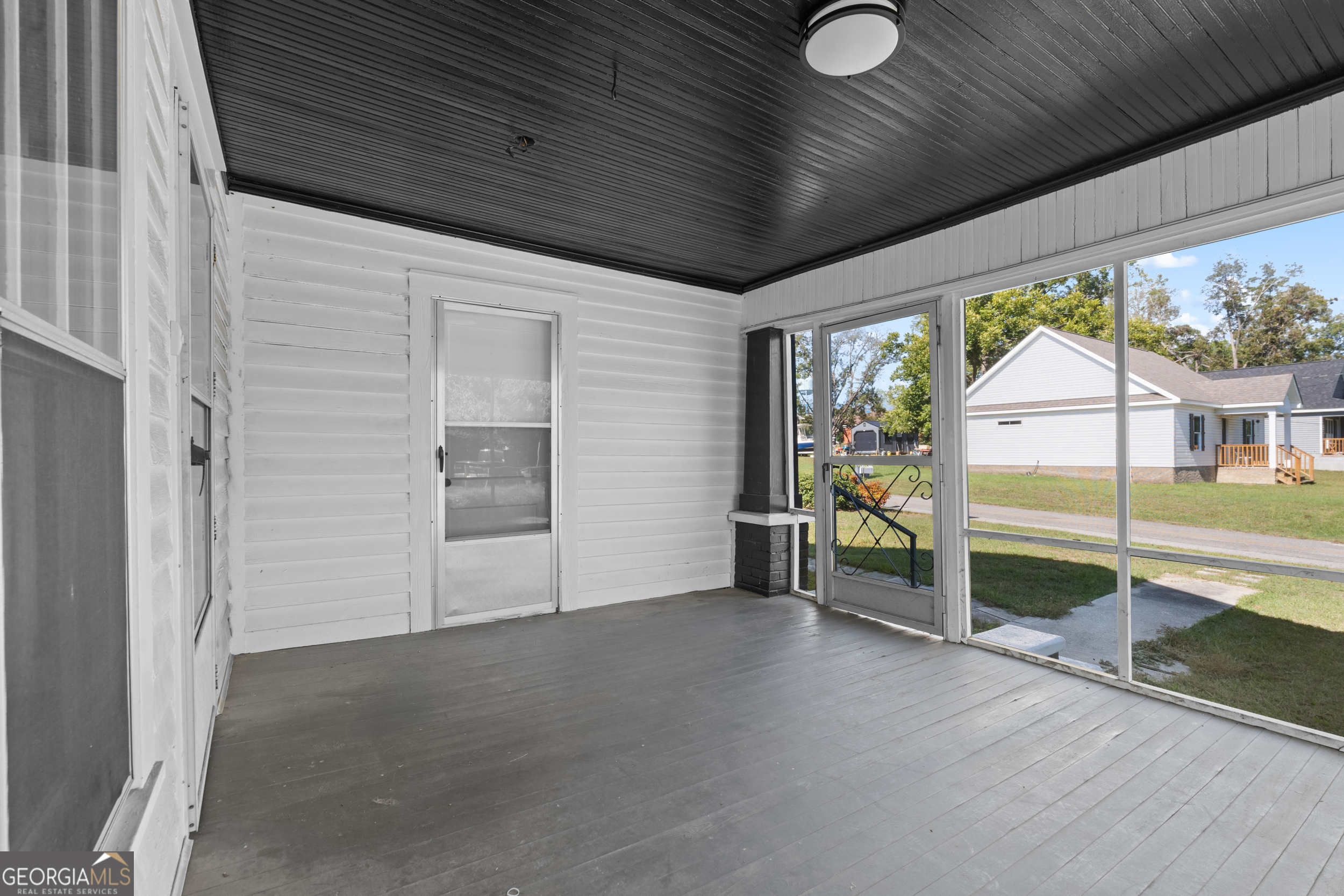 2 Finch Street Portal, GA 30450 - Photo 19 of 23 a view of an empty room with a window