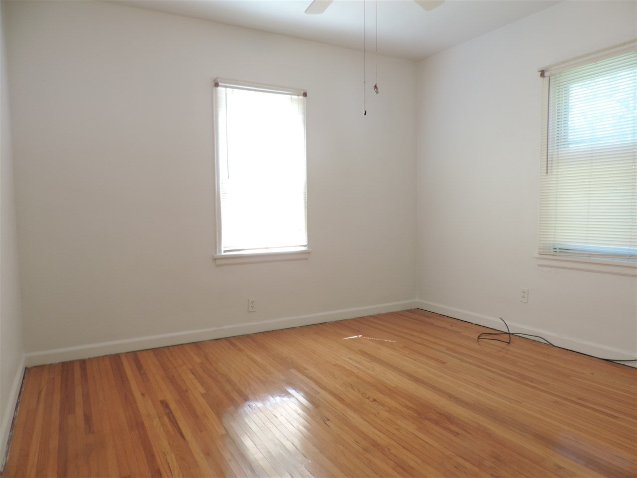 836 Maxwell Street Waterloo, IA 50701 - Photo 10 of 12 Gallery Image 10