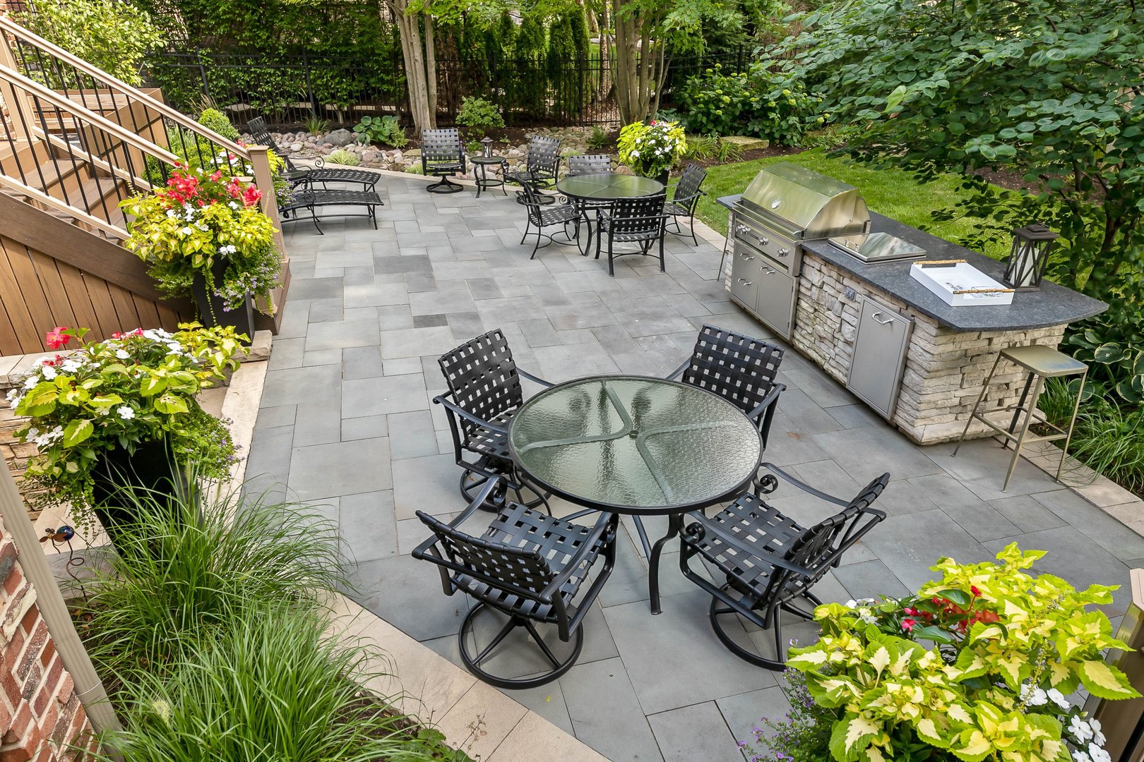 992 Sylvan Circle Naperville, IL 60540 - Photo 30 of 36 a view of an outdoor sitting area with furniture