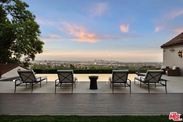 $225,000 | 8159 Hollywood Boulevard, Los Angeles, CA 90069