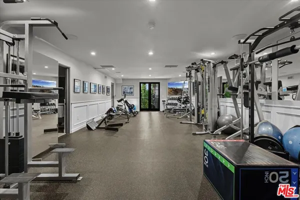 $225,000 | 8159 Hollywood Boulevard, Los Angeles, CA 90069