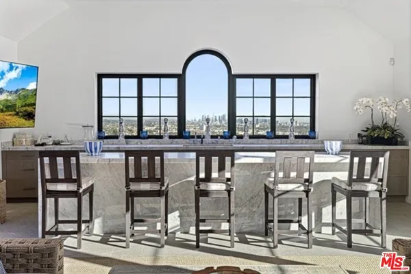 $225,000 | 8159 Hollywood Boulevard, Los Angeles, CA 90069