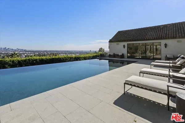 $225,000 | 8159 Hollywood Boulevard, Los Angeles, CA 90069