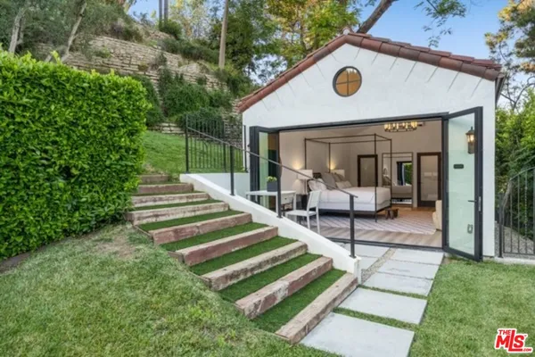 $225,000 | 8159 Hollywood Boulevard, Los Angeles, CA 90069