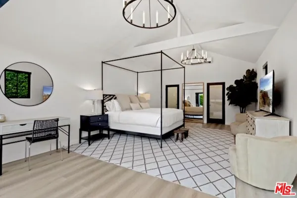 $225,000 | 8159 Hollywood Boulevard, Los Angeles, CA 90069