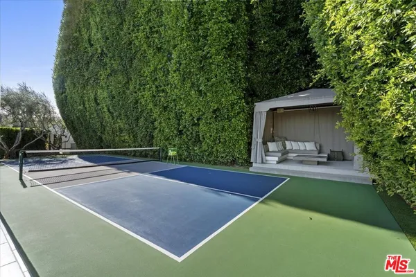 $225,000 | 8159 Hollywood Boulevard, Los Angeles, CA 90069