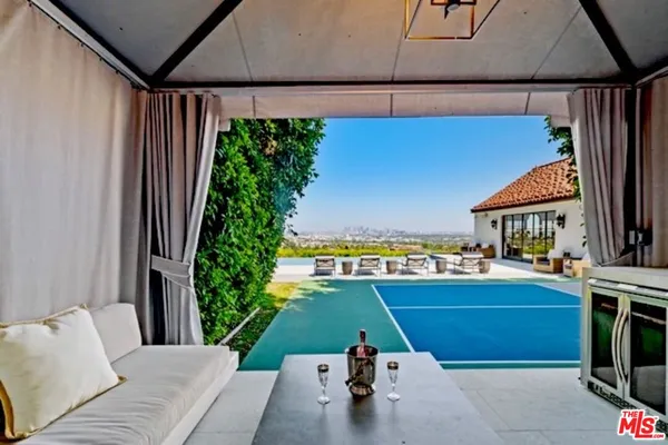 $225,000 | 8159 Hollywood Boulevard, Los Angeles, CA 90069