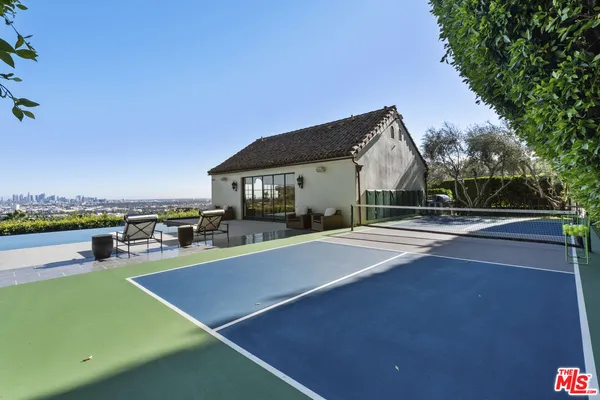 $225,000 | 8159 Hollywood Boulevard, Los Angeles, CA 90069