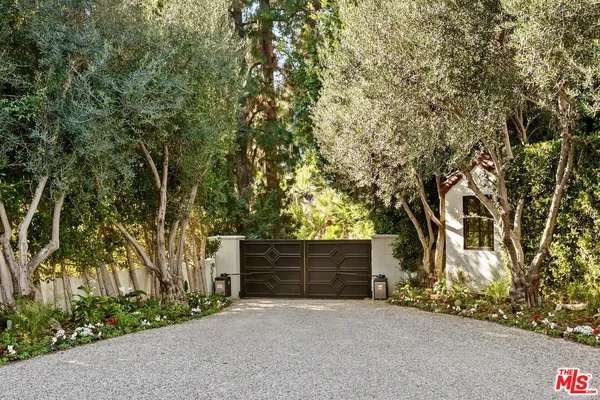 $225,000 | 8159 Hollywood Boulevard, Los Angeles, CA 90069