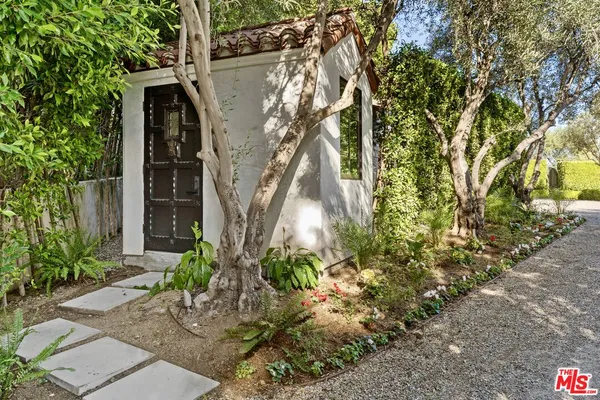 $225,000 | 8159 Hollywood Boulevard, Los Angeles, CA 90069