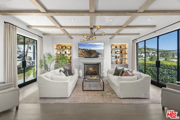 $225,000 | 8159 Hollywood Boulevard, Los Angeles, CA 90069