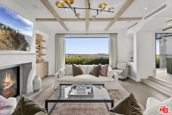 $225,000 | 8159 Hollywood Boulevard, Los Angeles, CA 90069