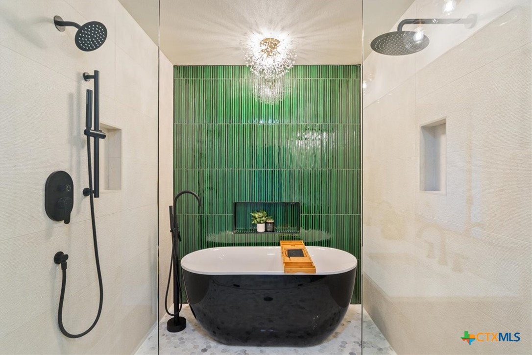 4306 Spanish Oak Road Temple, TX 76502 - Photo 22 of 36 a bathroom with a sink a toilet and shower