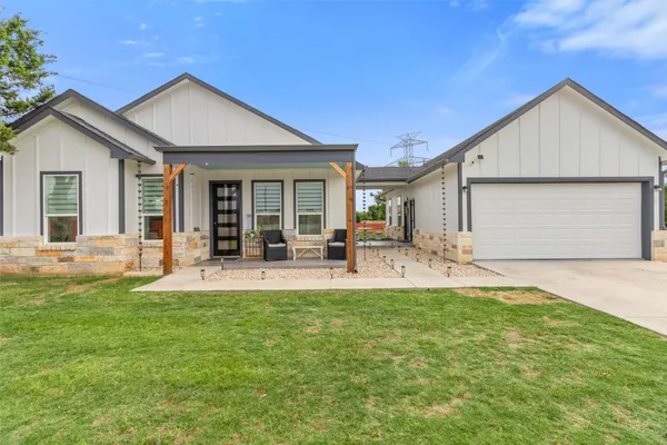 $575,000 | 123 Zacate Street, Elgin, TX 78621