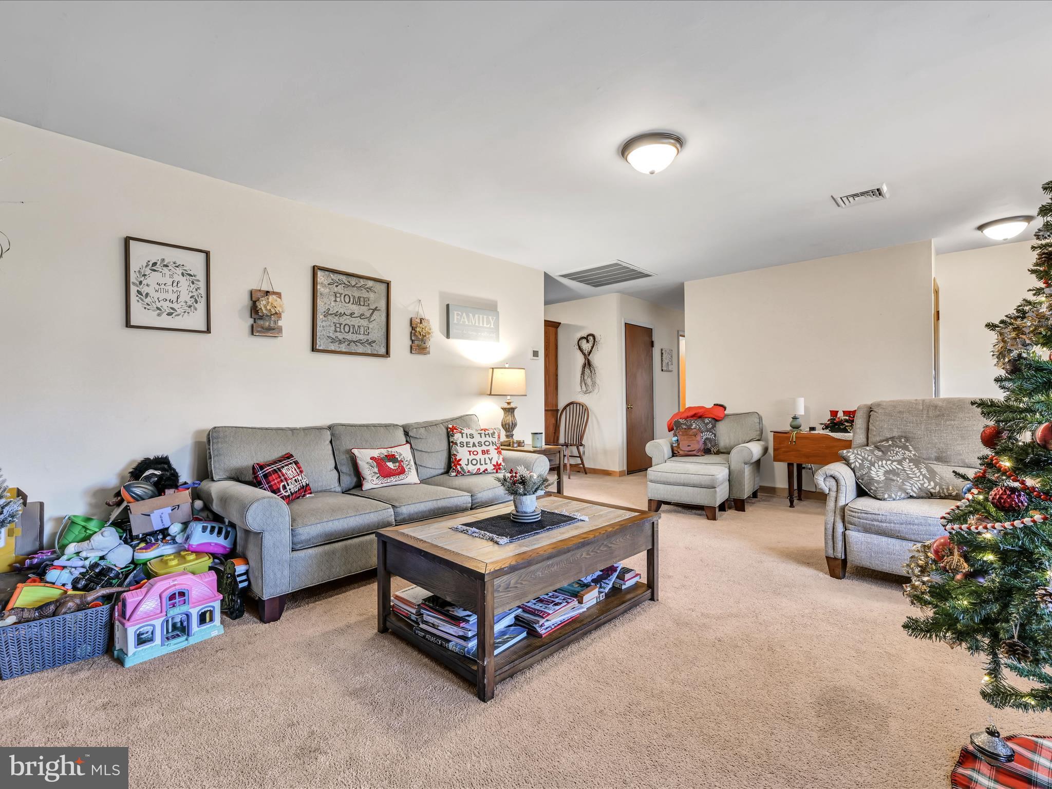 4 Ferebees Road Pine Grove, PA 17963 - Photo 10 of 35 Living Room