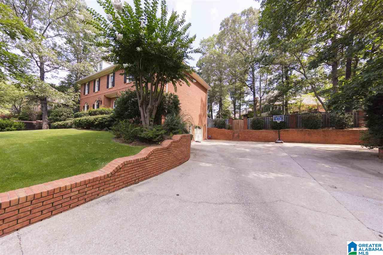 2345 Country Ridge Drive Birmingham, AL 35243 - Photo 2 of 31