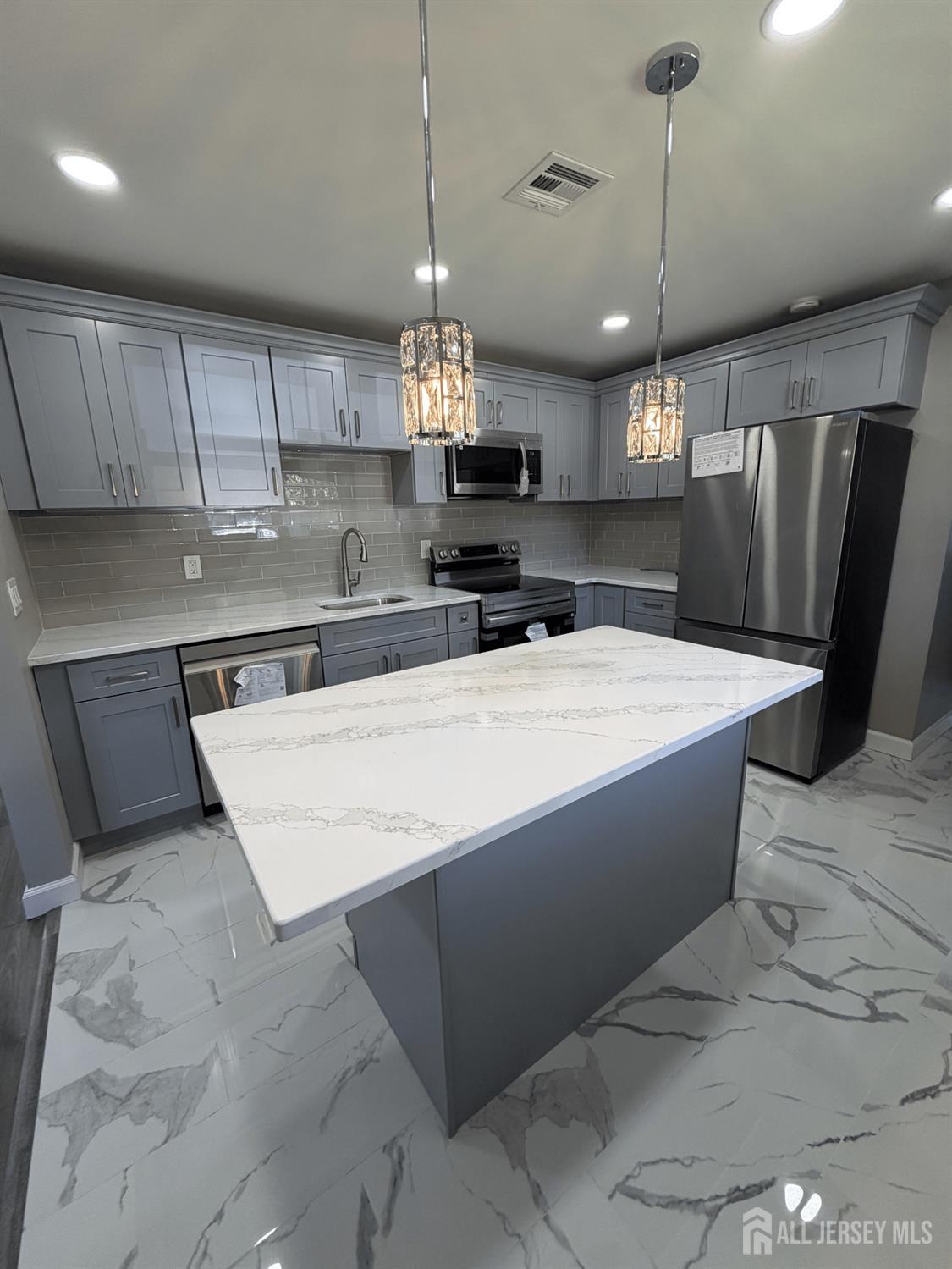 12 Stony Road Edison, NJ 08817 - Photo 5 of 20