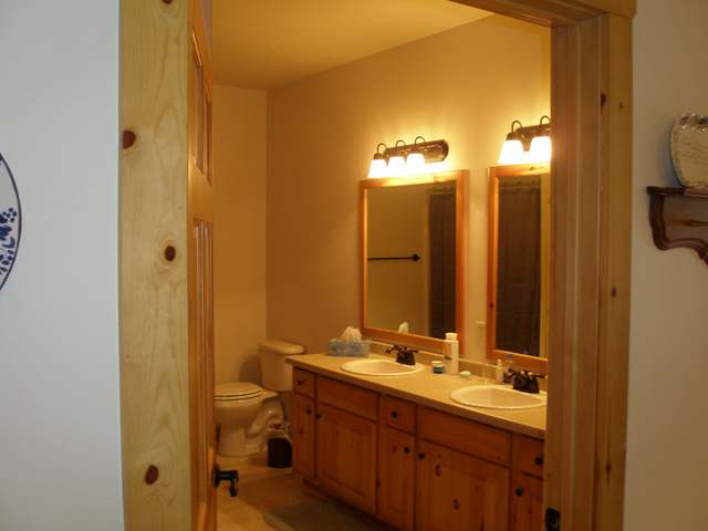 322 Christopher Street, Unit 5 Eagle River, WI 54521 - Photo 14 of 17 Gallery Image 14
