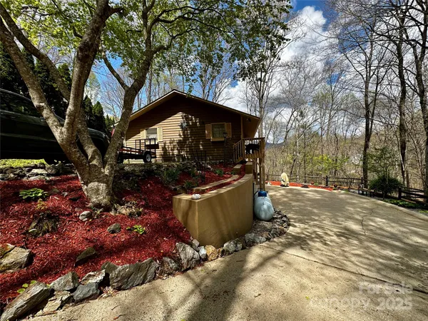 $357,000 | 45 Pinecrest Drive, Franklin, NC 28734