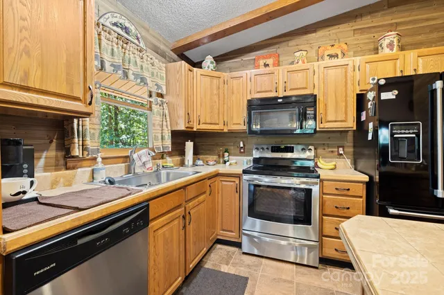 $360,000 | 45 Pinecrest Drive, Franklin, NC 28734
