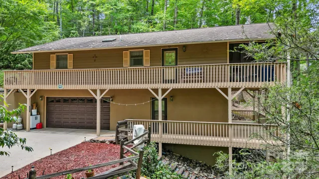 $360,000 | 45 Pinecrest Drive, Franklin, NC 28734