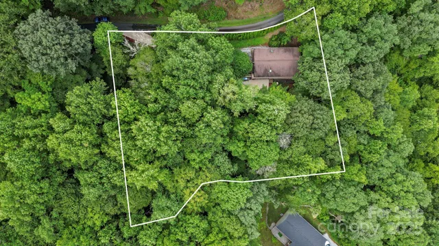 $360,000 | 45 Pinecrest Drive, Franklin, NC 28734