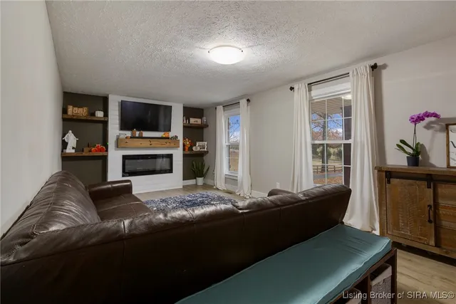 $400,000 | 470 West Whiskey Run Road Northeast, New Salisbury, IN 47161