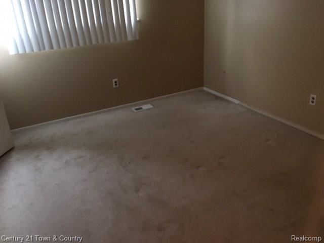 41961 Utica Road, Unit 5 Sterling Heights, MI 48313 - Photo 7 of 13 IMG_0656.JPG