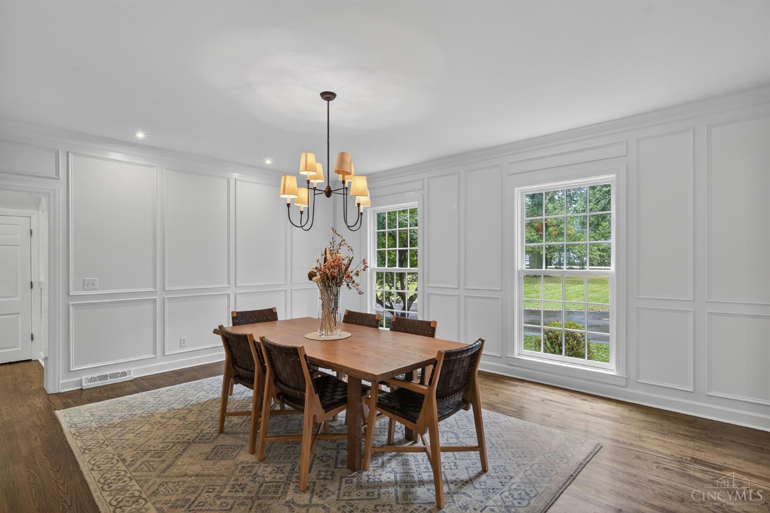 5055 Drake Road Cincinnati, OH 45243 - Photo 14 of 45