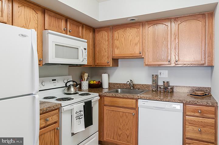 812 Goshen Road, Unit F10 West Chester, PA 19380 - Photo 5 of 12